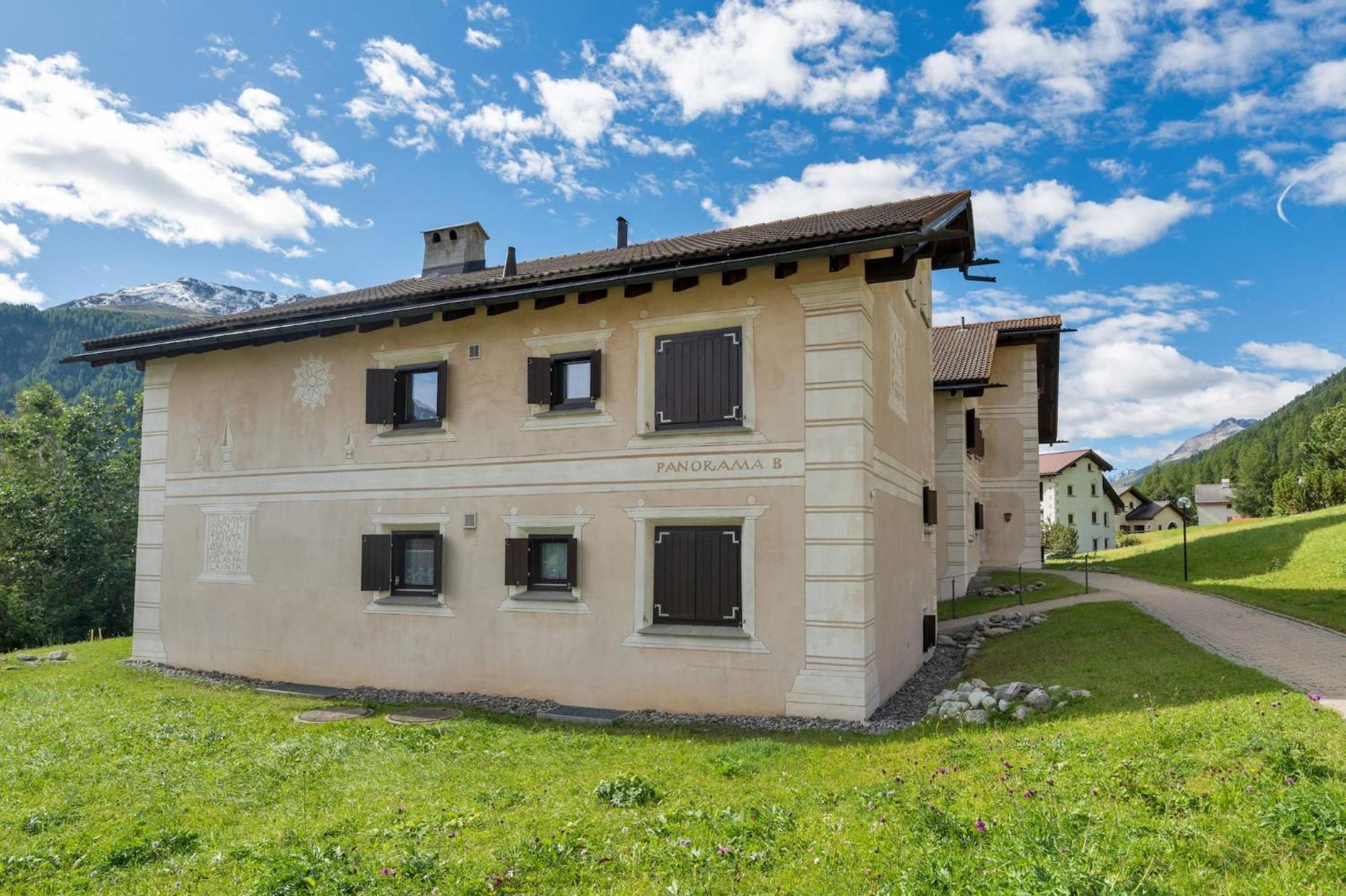 Apartamento Chesa Panorama B - La Punt Exterior foto